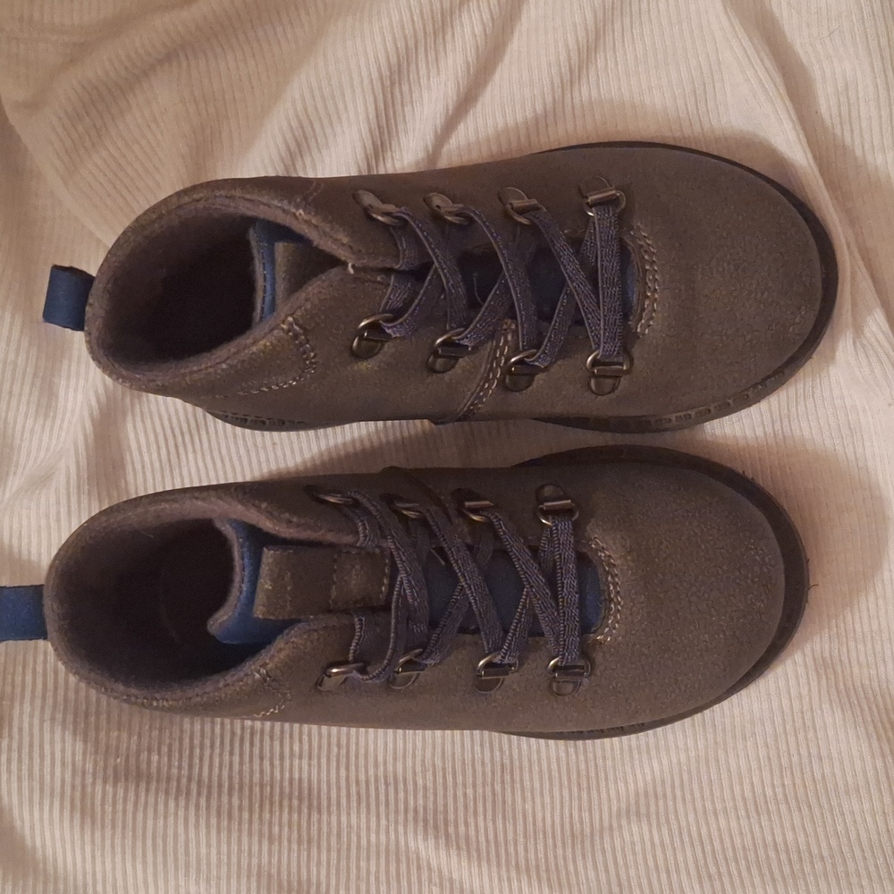 Carter's grey boots size 8T
